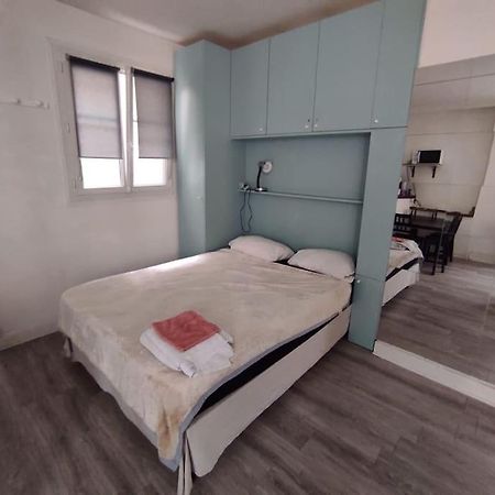 Apartment Pl Republique Paris Exterior photo
