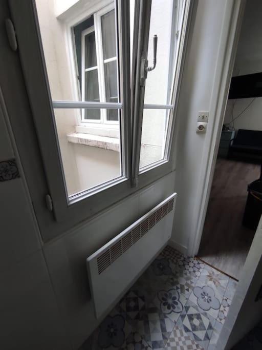 Apartment Pl Republique Paris Exterior photo