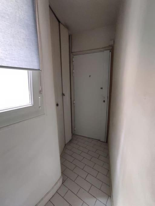 Apartment Pl Republique Paris Exterior photo
