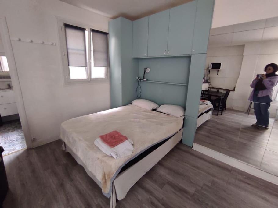 Apartment Pl Republique Paris Exterior photo